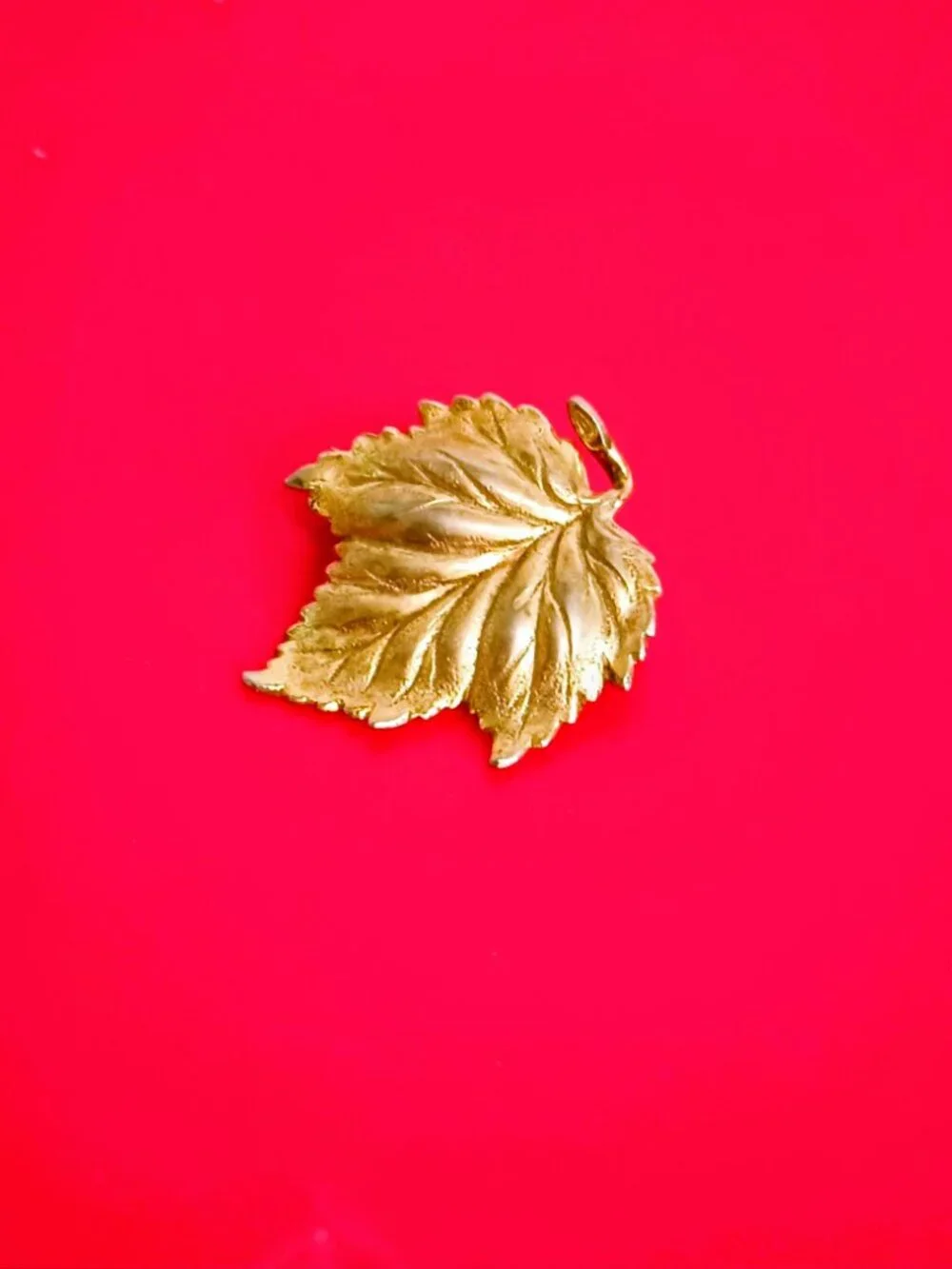 Lester 12K Gold Filled Leaf Brooch Vintage Tiny Etched Pin